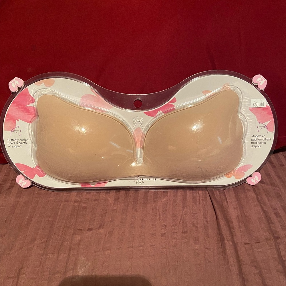 Adhesive strapless bra